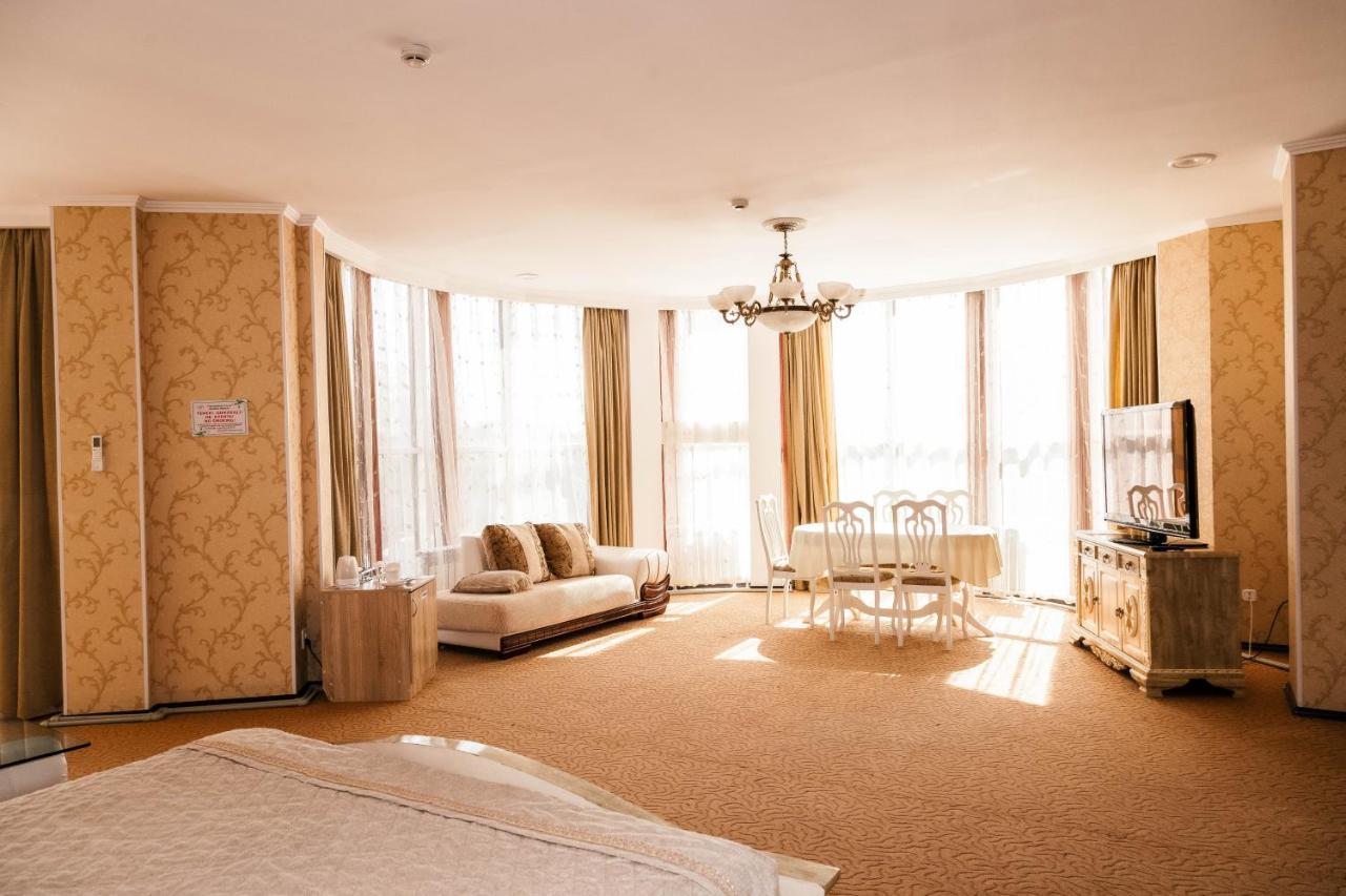 Golden Palace Aktau  Eksteriør bilde