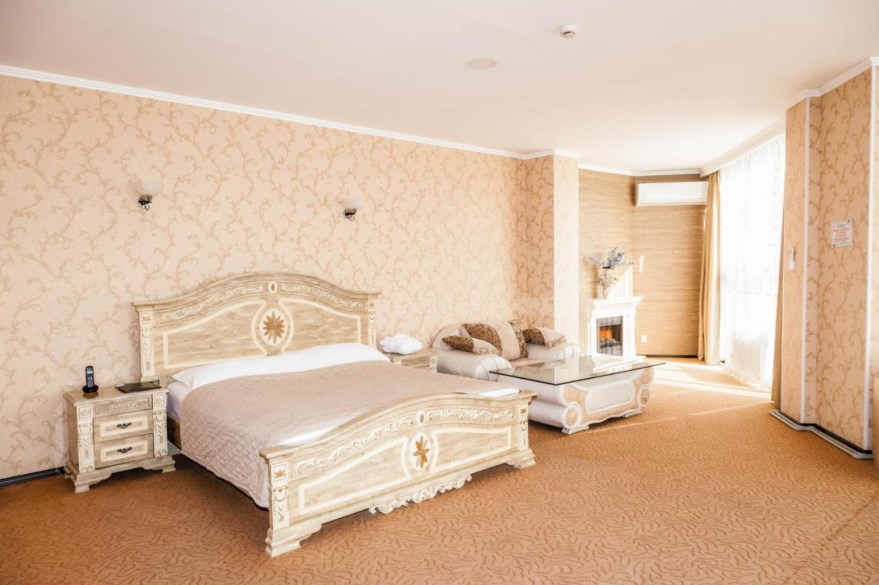 Golden Palace Aktau  Eksteriør bilde